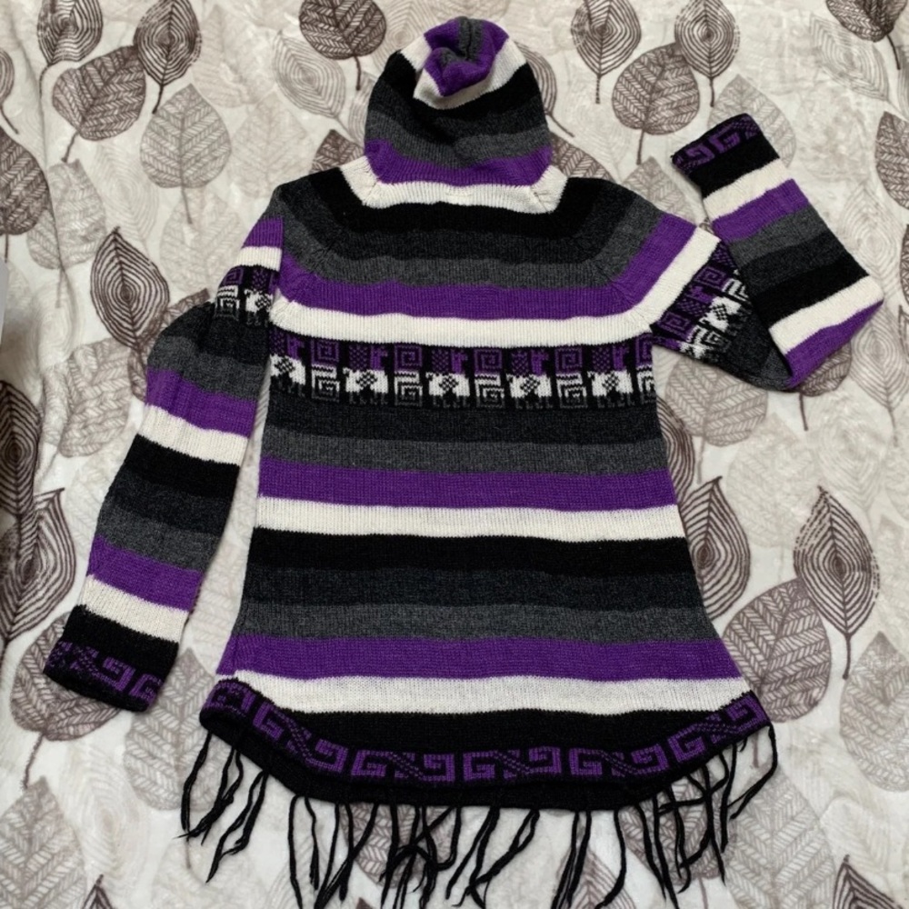 Hooded sweater alpaca design - Picture 3 of 7